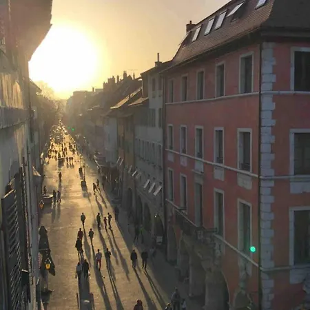 Exceptional Location Between And Pedestrian Street