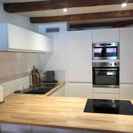 Exceptional Location Between And Pedestrian Street Apartment